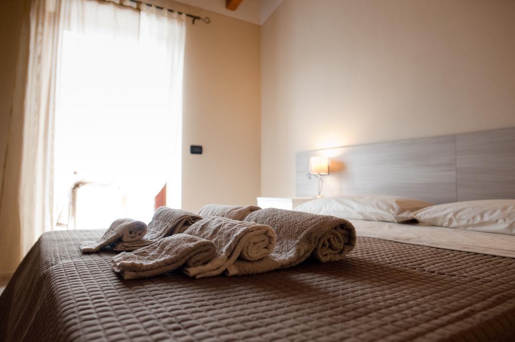 Al Borgo Alloggi Desenzano del Garda Zimmer foto